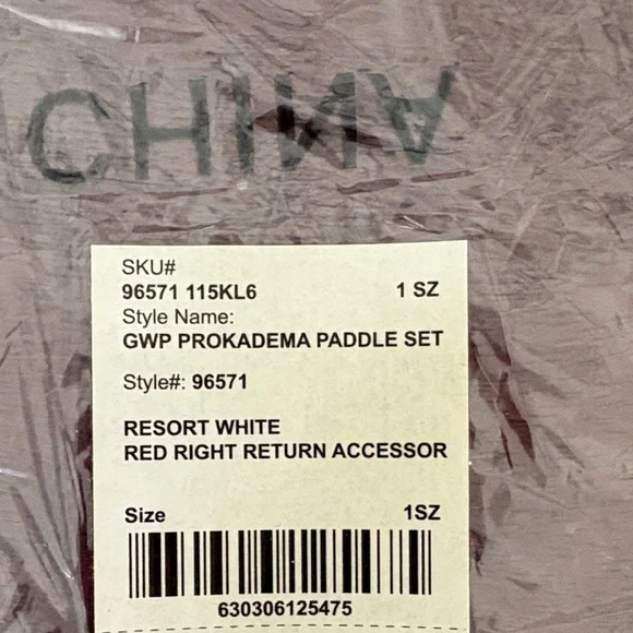 New Lilly Pulitzer Beach Paddle Set in Red Right Return - Picture 2 of 3